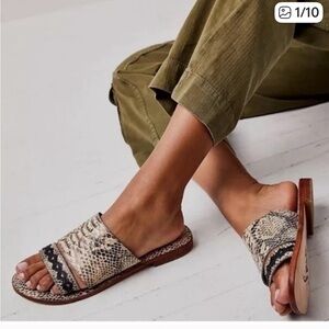 Free People sandals/ Tan Snake Print Slide with Black Zigzag Accent